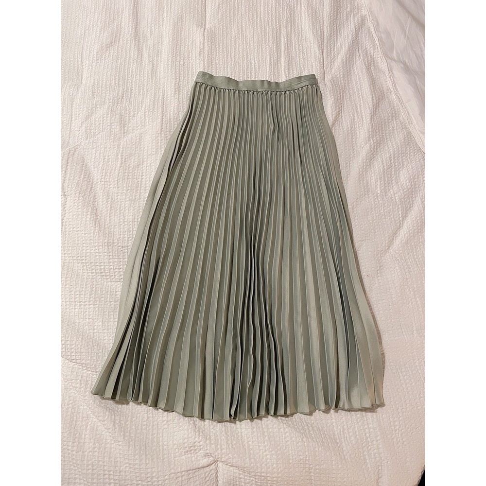 H&M // Sage Green Midi Skirt - Picture 1 of 6